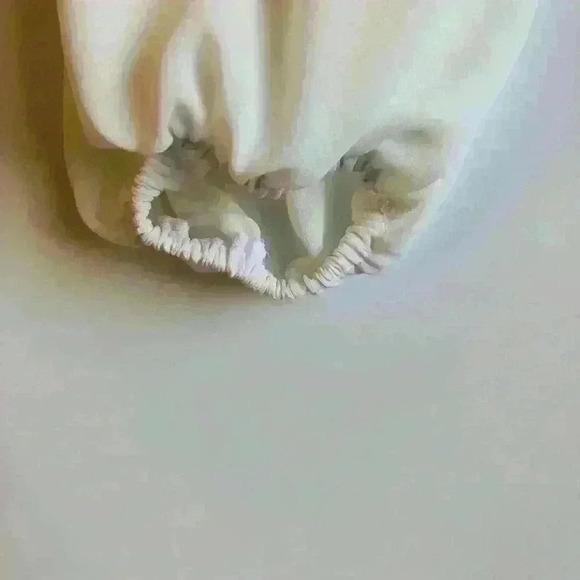 NEW! Lush V-Neck Balloon Sleeve Blouse - Picture 4 of 7